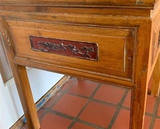 Detail; side; side table