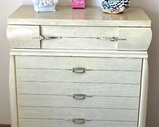 Mid-Century chest of drawers 