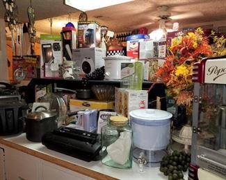 Kitchen Accessories (Most Brand New)