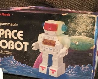I never even knew all the other robots were earth robots.