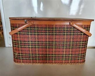 Plaid Redmon Picnic Basket