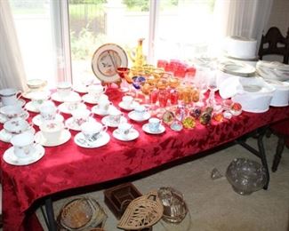 TEACUPS, GLASS, CHINA SET