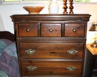 CHEST OF DRAWERS