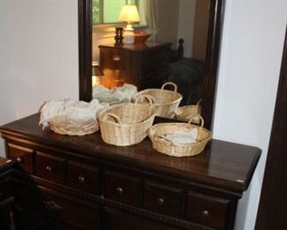 DRESSER W/MIRROR