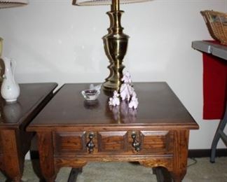 SIDE TABLE, LAMP