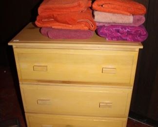 DRESSER, TOWELS