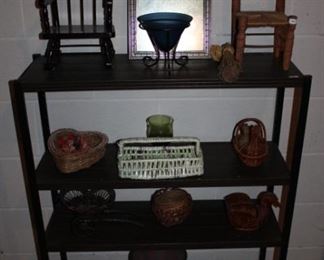 BOOKCASE, KNICK KNACKS