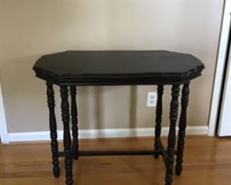 Antique table. Great condition.