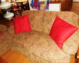 Justice Furniture Mfg love seat - excellent condition