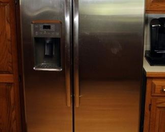 GE Side By Side Refrigerator/Freezer With In-Door Water & Ice Dispenser, Model GSE26HSECHSS, 70" x 36" x 33", Includes 3 Additional Water Filters