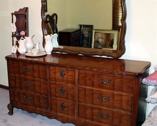 Solid Wood 9-Drawer Victorian Style Dresser With Matching Mirror, Dresser: 31.5" x 65" x 18.5", Mirror: 35.5" x 42.25"