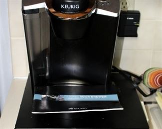 Keurig Brewer, Model 360, Powers On, Includes K-Cup Storage Stand