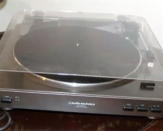 Audio-Technica AT-LP60--USB Stereo Turntable