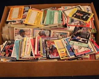 Lot# 2122 - Tray Log of Assorted Sports 
