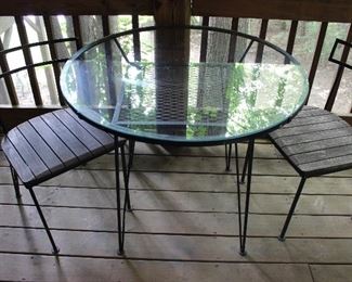 Outdoor Rod Iron Patio Table and Chairs 
