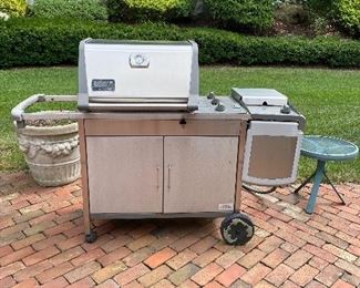 WEBER GENESIS NATURAL GAS GRILL