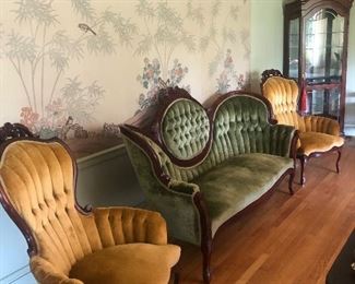 Victorian Sofa w/Matching Chairs 