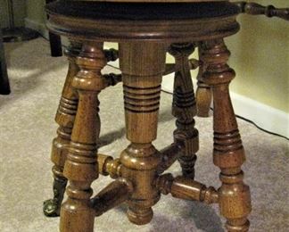 Pulaski Keepsakes Table with Bench