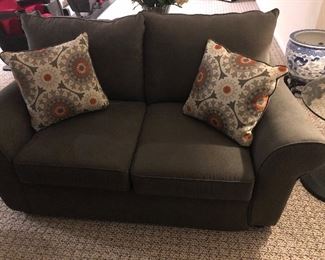 2 LOVESEATS