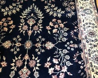 BEAUTIFUL AREA RUG 9' x 5 1/2'