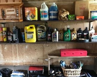 Oil, antifreeze, flare kit, assorted gloves and Dowling