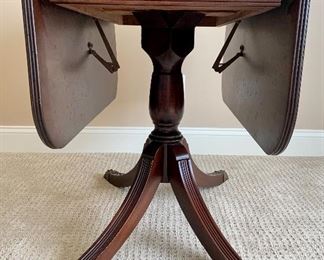Single Drawer - This table is in remarkable condition!