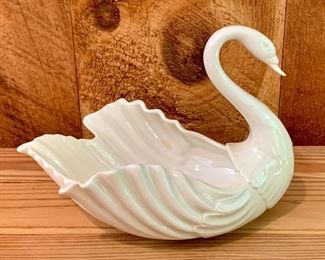Item 97:  Lenox Swan - 5": $12