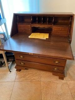 $250 Ethan Allen desk 