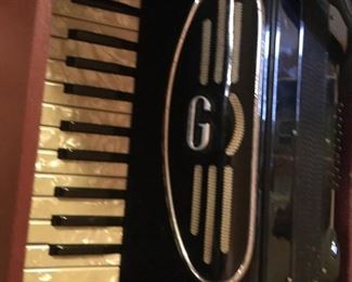 . . . a cool beginners vintage accordion