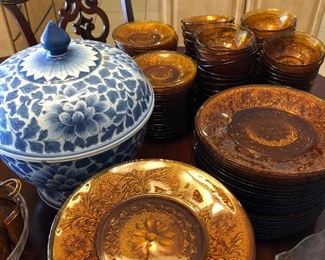 Indiana glass amber Tiara sandwich glass dinner plates, cups & saucers & small bowls