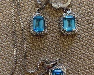 Beautiful Aquamarine Necklace and Earrings 