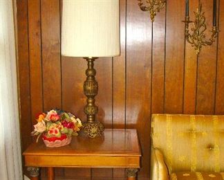 Leather Top End Table w/ Nice Column Details, Brass Lamp