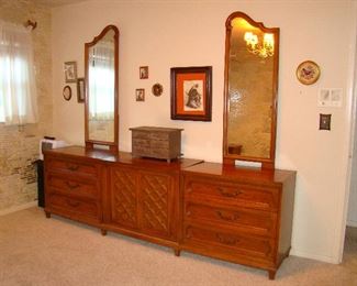 Thomasville Three Chests on Frame, w/ Mirrors