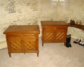 Thomasville Pair of Nightstands