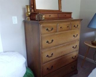 chest of drawers