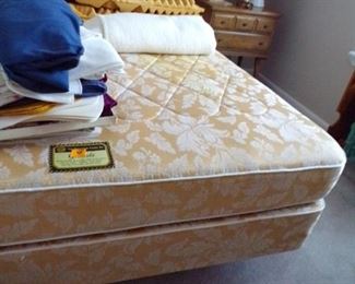 queen bed, no headboard