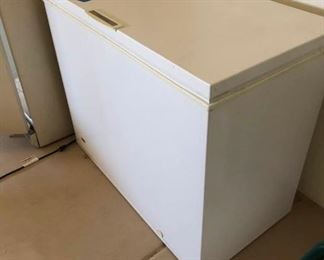 Frigidaire Deep Freezer