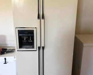 Whirlpool Side by Side Refrigerator Freezer