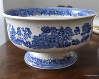 Blue Willlow Footed Bowl $22
Short hairline crack in base. Crazing and stains on inside of bowl.
9" diameter, 4.75" tall