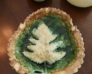 Victorian Majolica Fern Plate $25
small chip on underside edge; chip on top edge too. 7" x 6"
