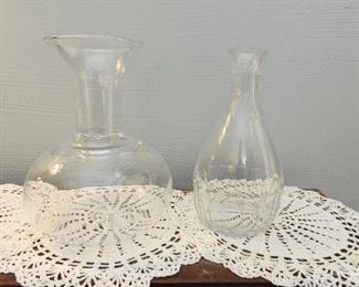 10" hand blown decanter. Strange join at neck and body $15
9" glass decanter $15