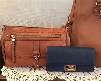 Small Natural Leather Bag $15
Blue wallet $5