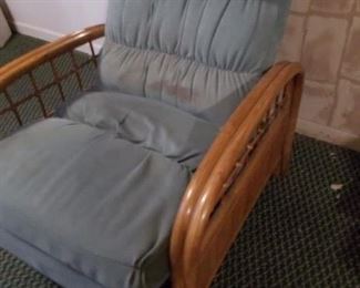 Bamboo recliner /needs cleaning