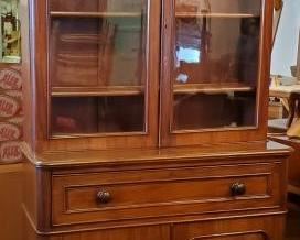 004 Atq Secretary Hutch