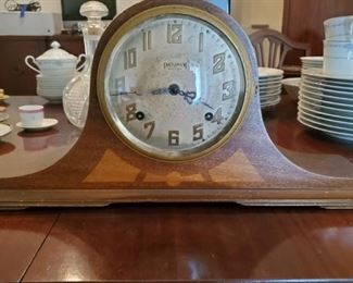 Ingraham CameoS Mantle Clock