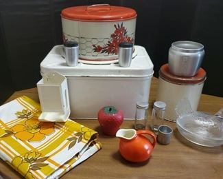 Vtg Kitchenalia