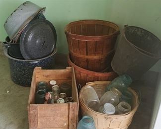 Vtg Pans, Baskets, Jars