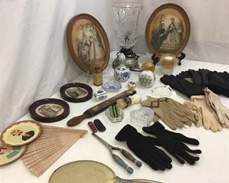 Vtg Vanity Accessories