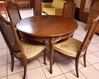 Vtg Walnut Table 4 Chairs