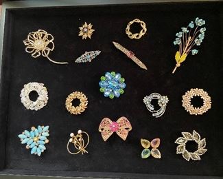 Assorted Vintage Broaches